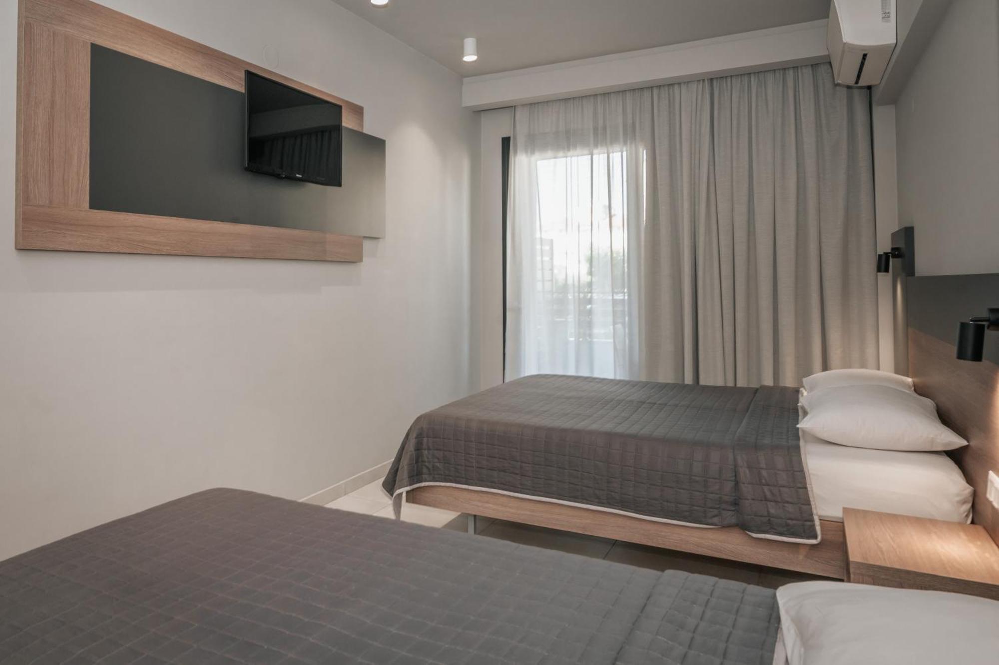 Elizabeth Queen Luxury Rooms Paralía Esterno foto